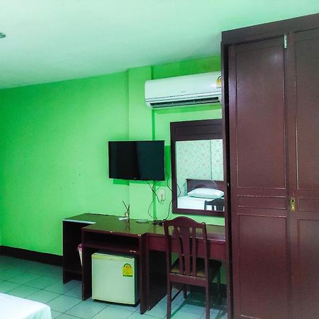 Woodlands Inn กรุงเทพมหานคร ภายนอก รูปภาพ