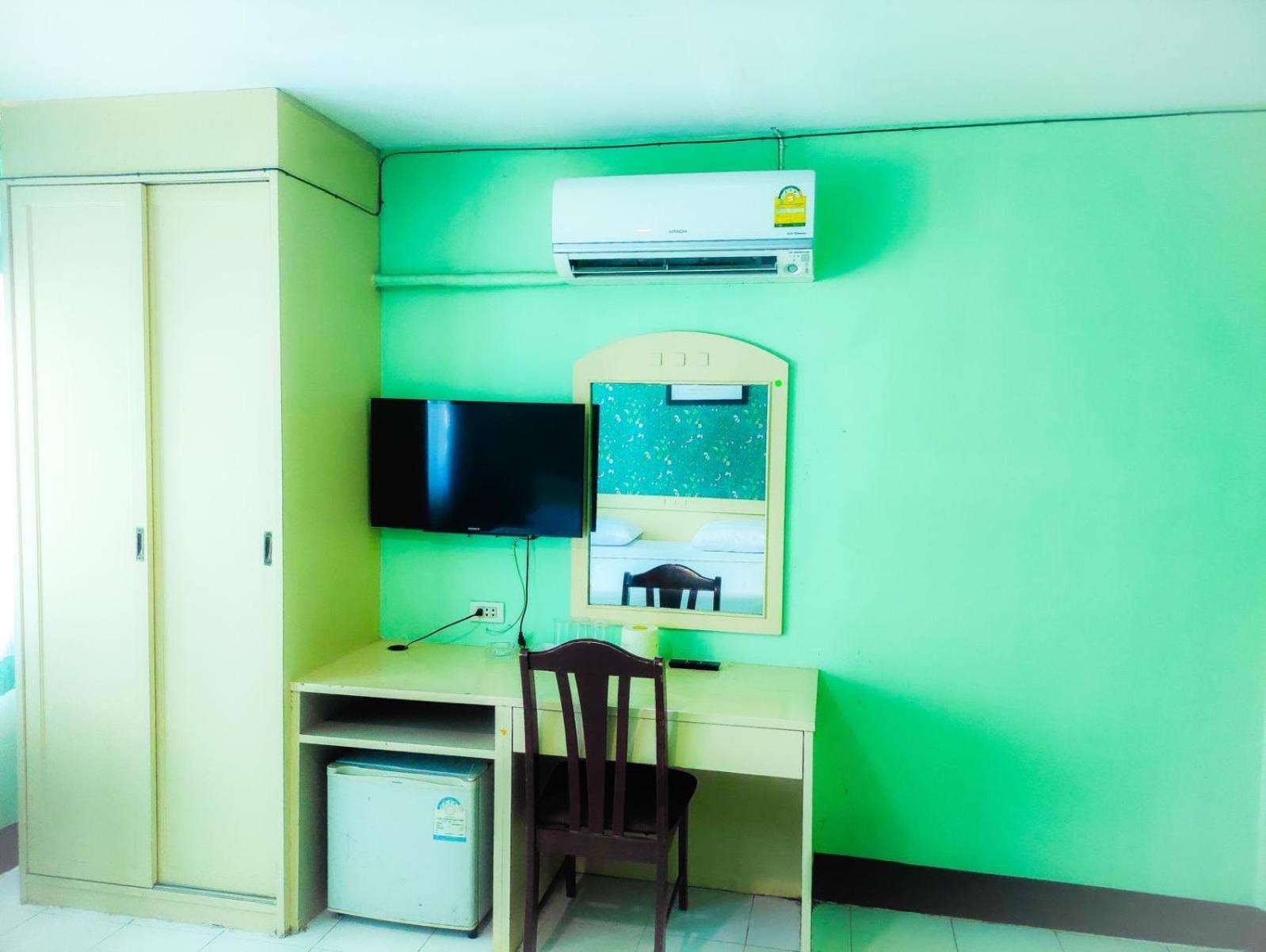 Woodlands Inn กรุงเทพมหานคร ภายนอก รูปภาพ
