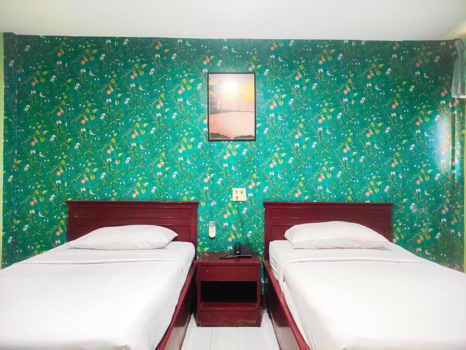 Woodlands Inn กรุงเทพมหานคร ภายนอก รูปภาพ