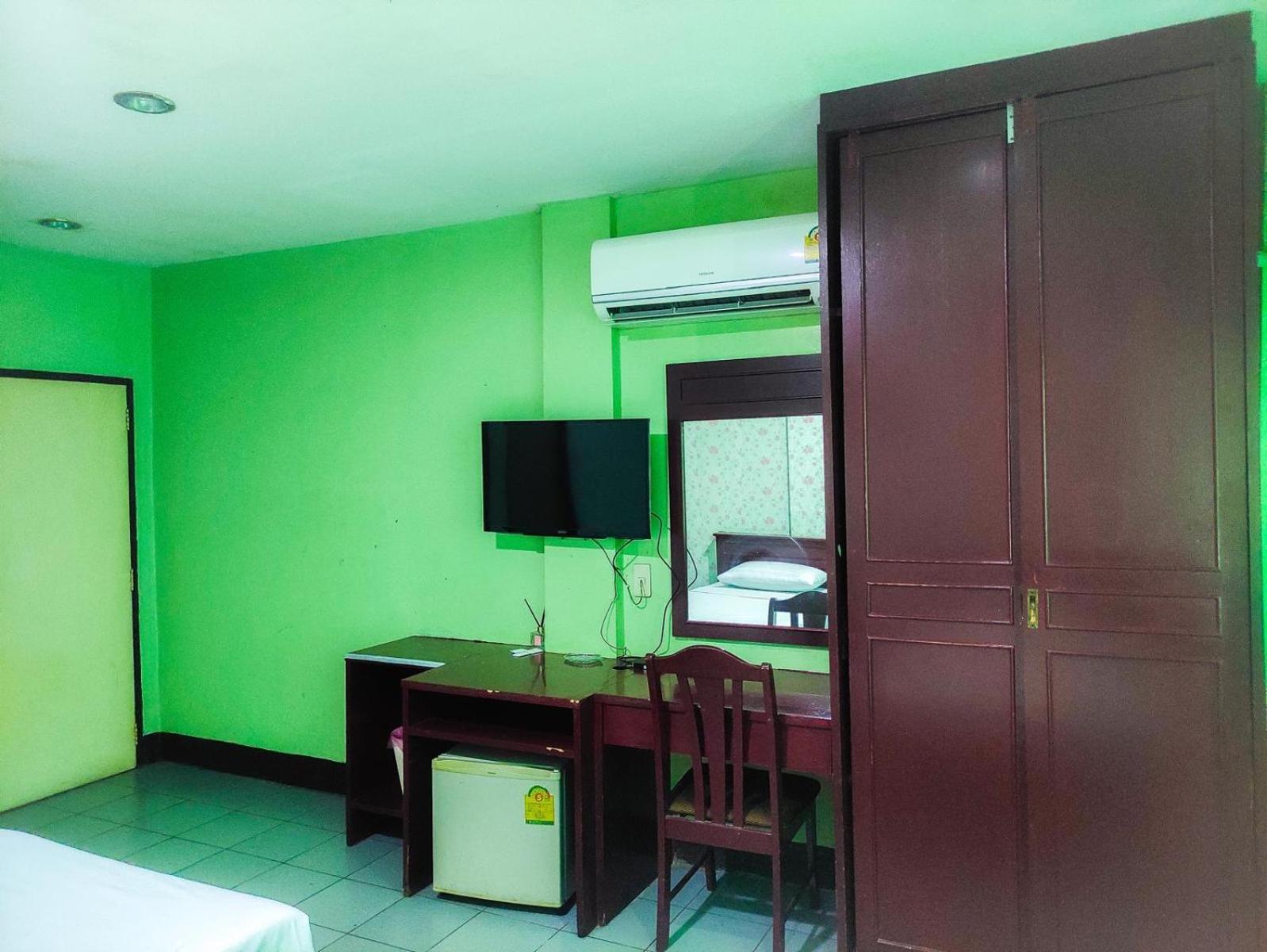 Woodlands Inn กรุงเทพมหานคร ภายนอก รูปภาพ