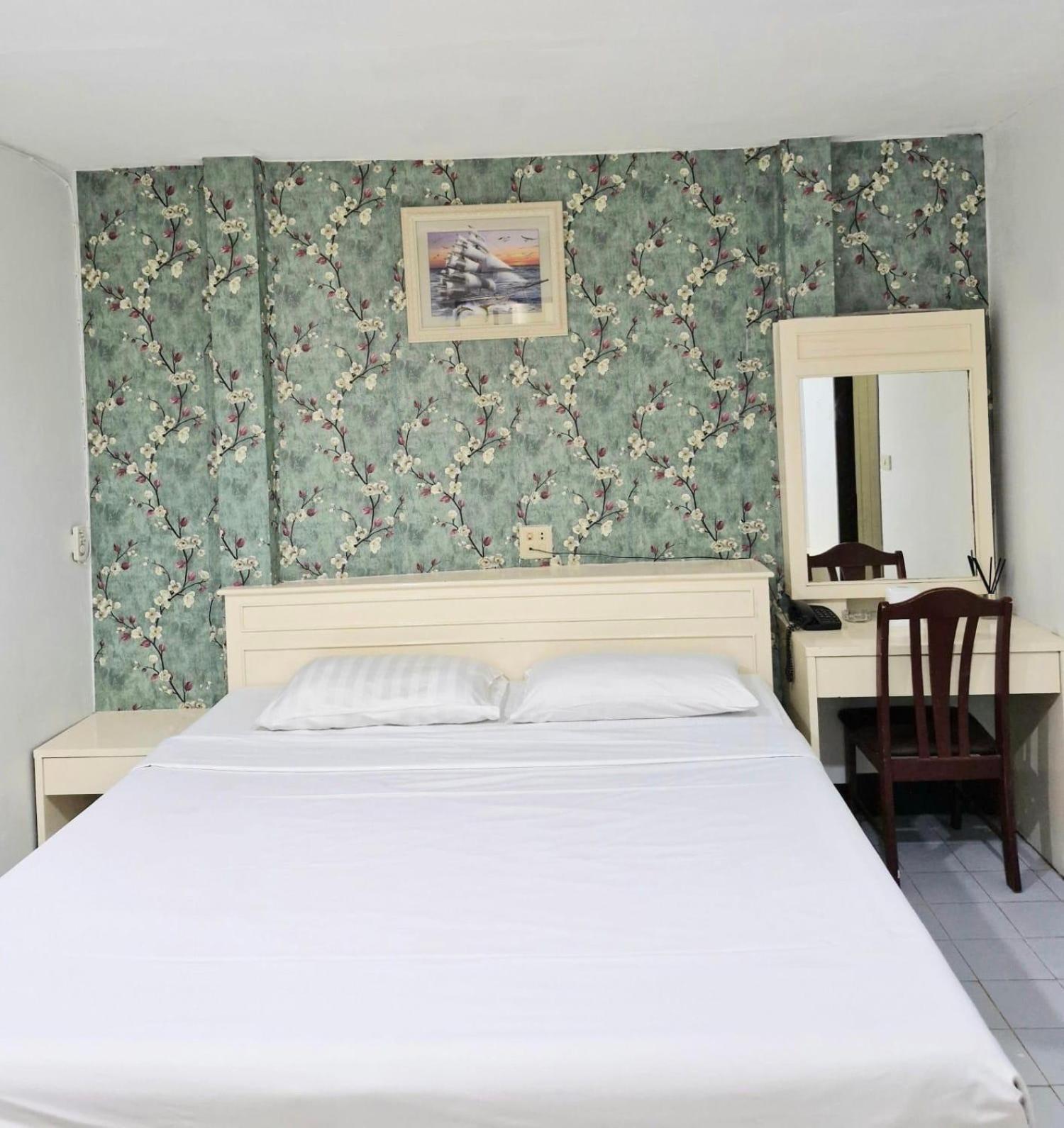 Woodlands Inn กรุงเทพมหานคร ภายนอก รูปภาพ