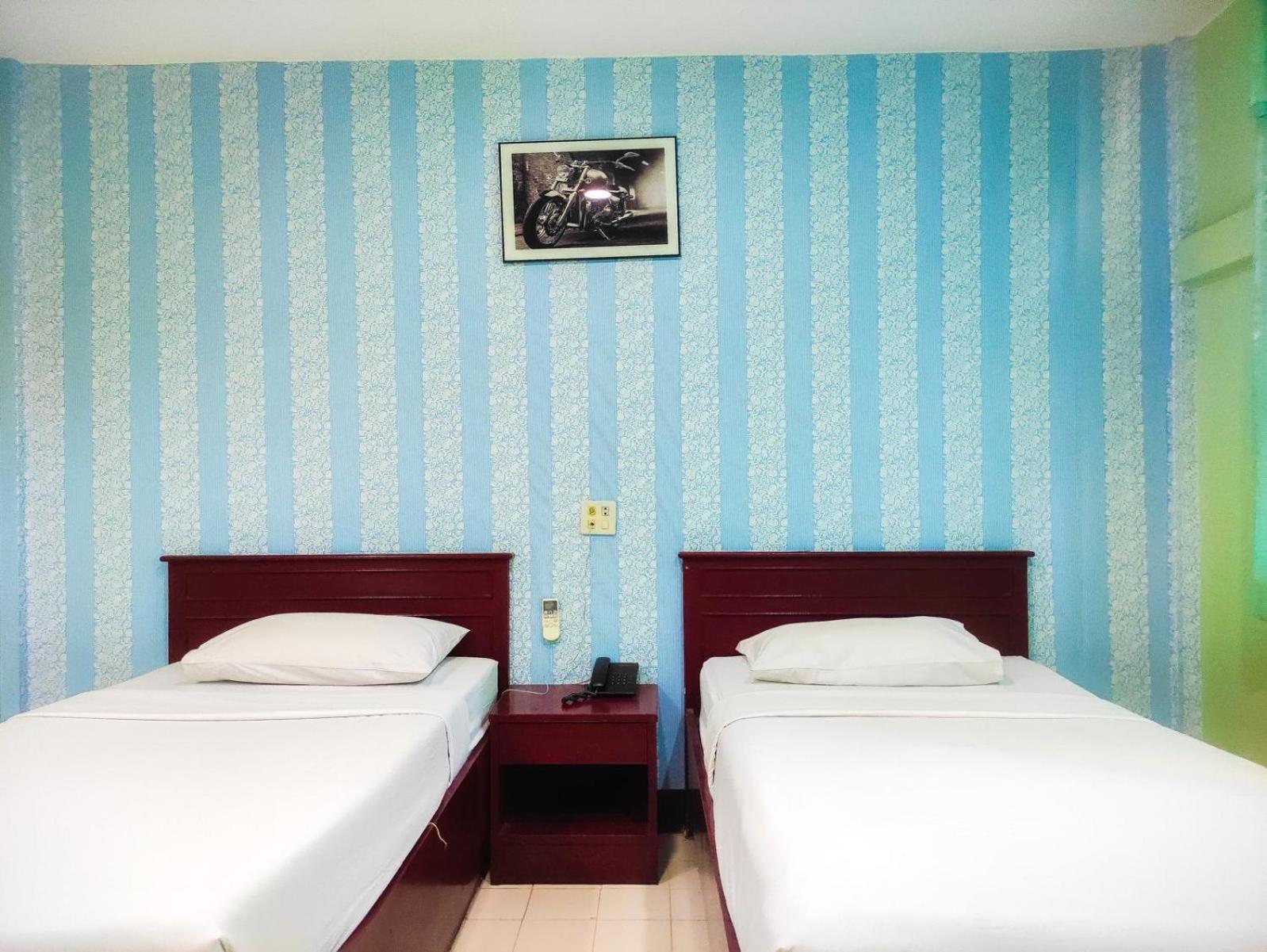 Woodlands Inn กรุงเทพมหานคร ภายนอก รูปภาพ